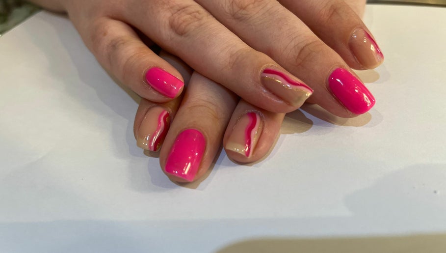 Abbie Crozier at The Independent Salon-3